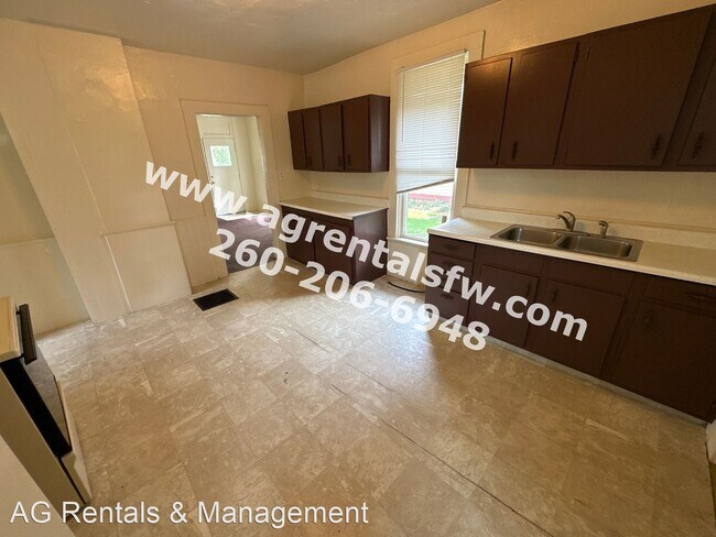 Building Photo - 3 br, 1 bath House - 1217 Michigan Ave