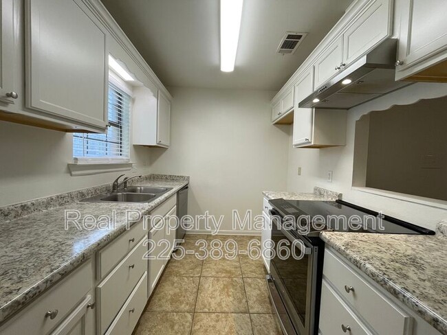 Building Photo - 5084 Cumberland Cove Dr