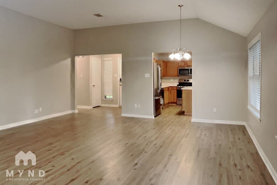 Building Photo - 598 Orangewood Dr