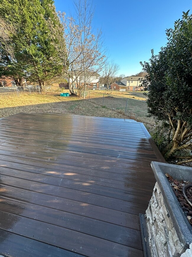 Building Photo - 319 Devonwood Ct