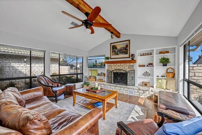 Building Photo - 202 Lighthouse Dr