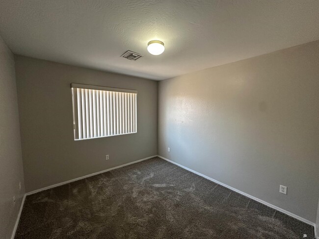 Building Photo - 4792 W 28th Ln