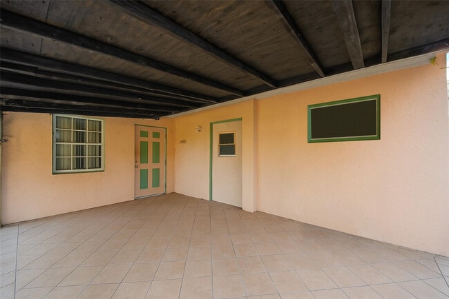 Building Photo - 561 NE 38th St