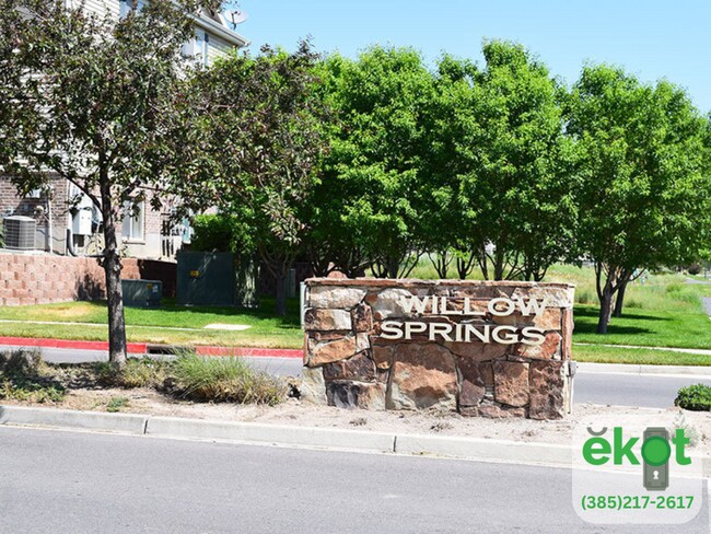 Building Photo - 8176 N Cedar Springs Rd