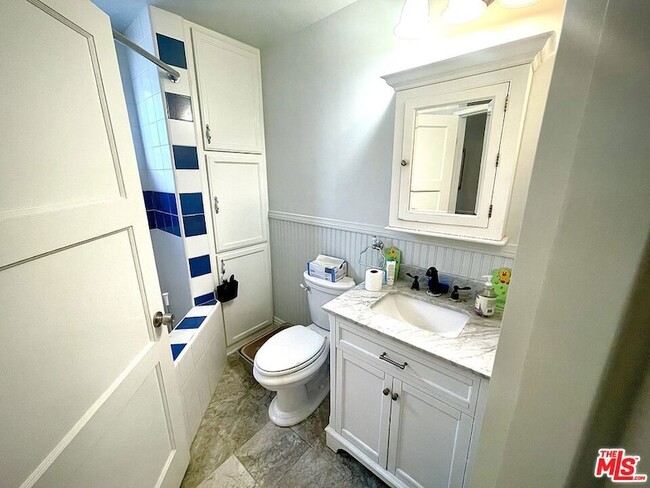 Building Photo - 3017 Urban Ave