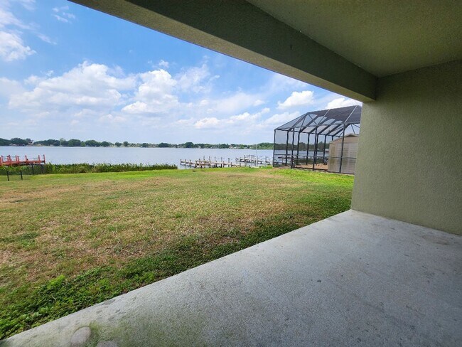 Building Photo - Gorgeous 4-Bedroom Lakefront!!