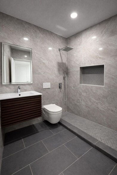 Building Photo - 916 NE 2nd St