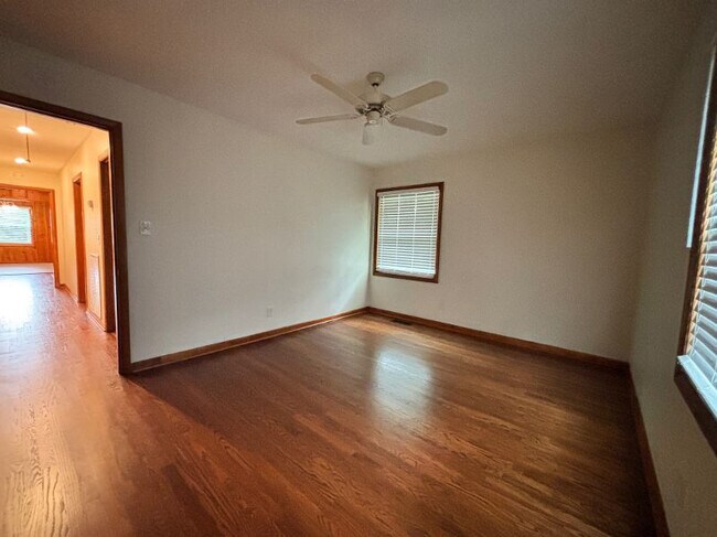 Building Photo - 308 S Baird Ln