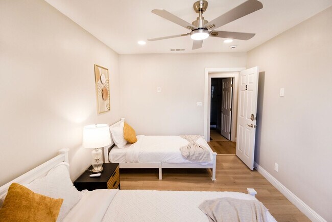 Building Photo - 6168 Cumberland St