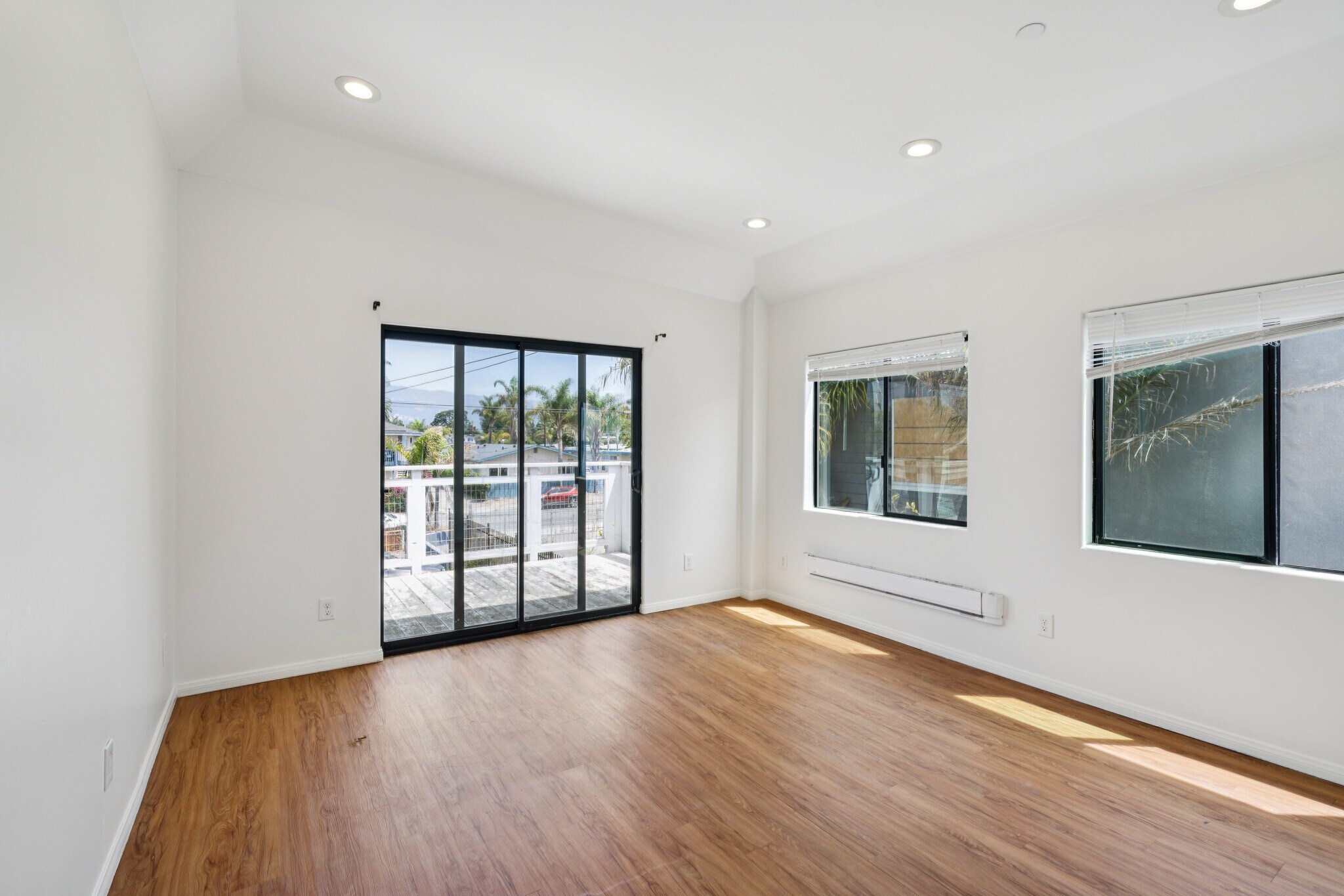 Building Photo - 6761 Del Playa Dr