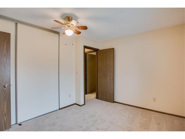 Building Photo - 1041 Zanzibar Ln N