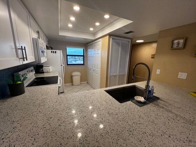 Building Photo - 15 N Atlantic Ave