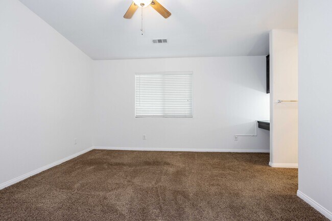 Building Photo - 6212 Ajooni Ct