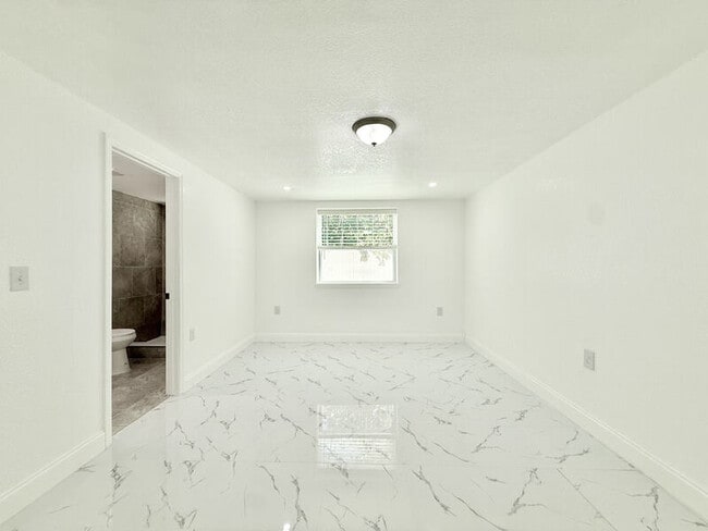 Building Photo - 2712 60th Ave N