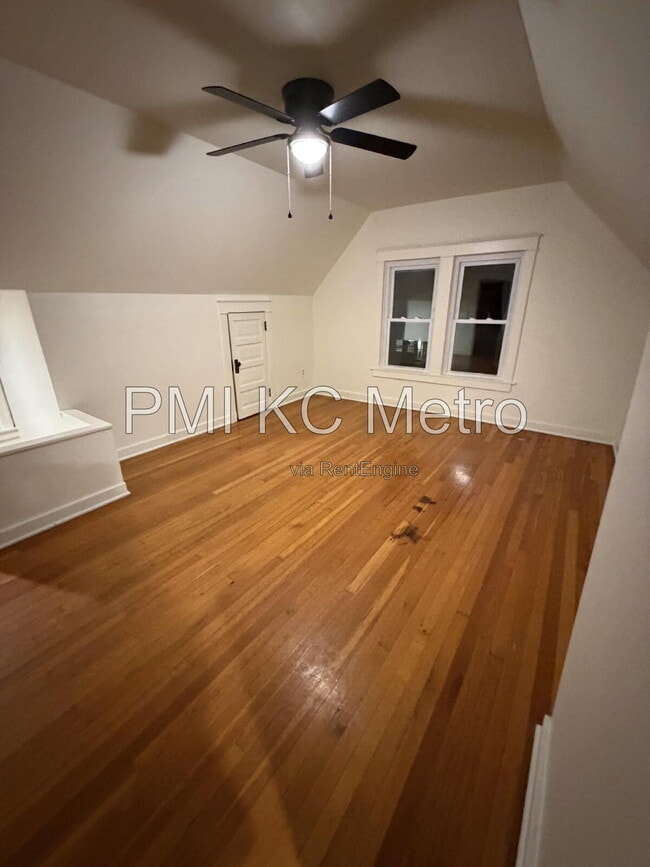 Building Photo - 3833 Campbell St