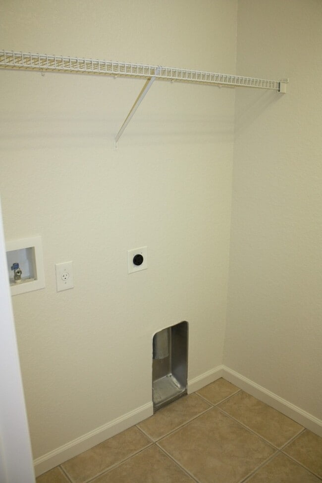 Building Photo - 4240 SW 53rd Terrace