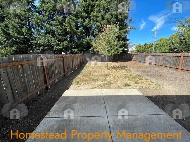 Building Photo - 1410-1412 Marigold Dr