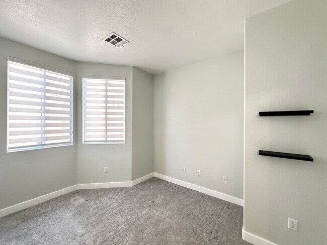 Building Photo - Aurora 4-By Pinnacle Homes