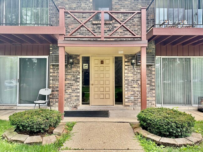 Building Photo - 247 N Neltnor Blvd