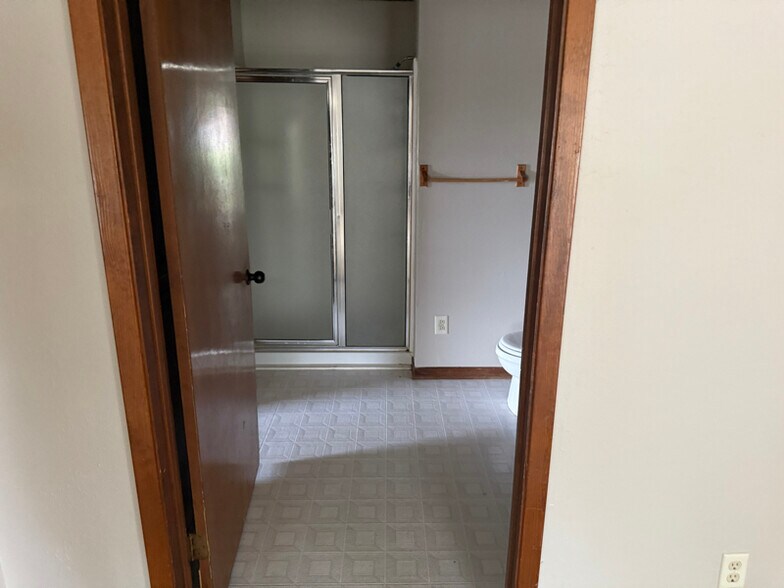 Building Photo - 617 NE Stallings Dr