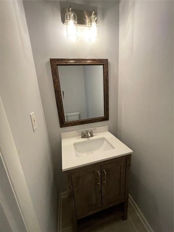 Building Photo - 1020 Country Ct