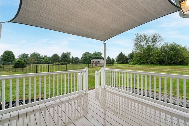 Building Photo - Spacious Single-Family Home On Over A 1/2 ...
