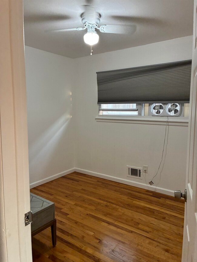 Building Photo - 4803 Aschoff Pl