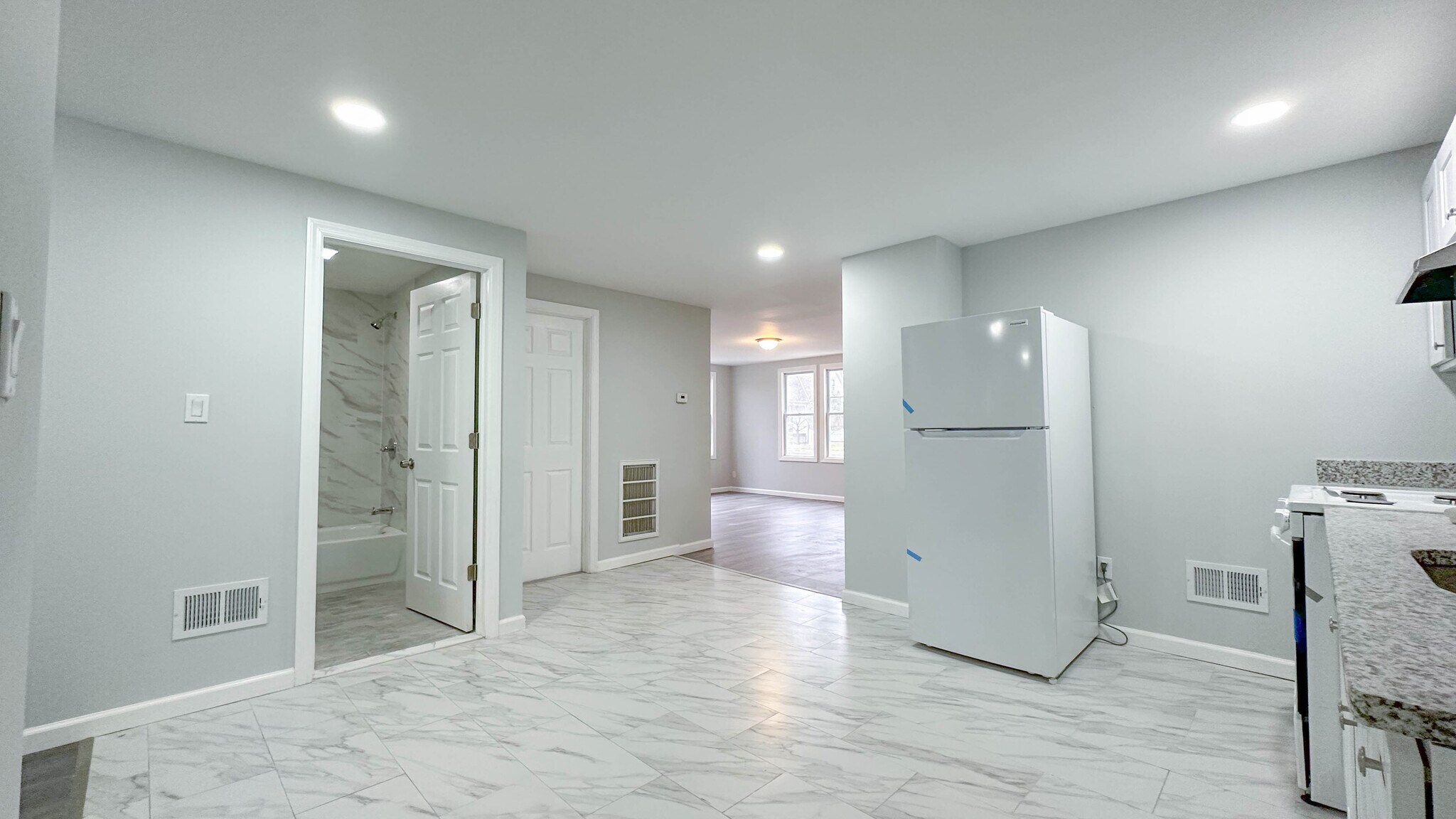 Building Photo - 17 Pearl St