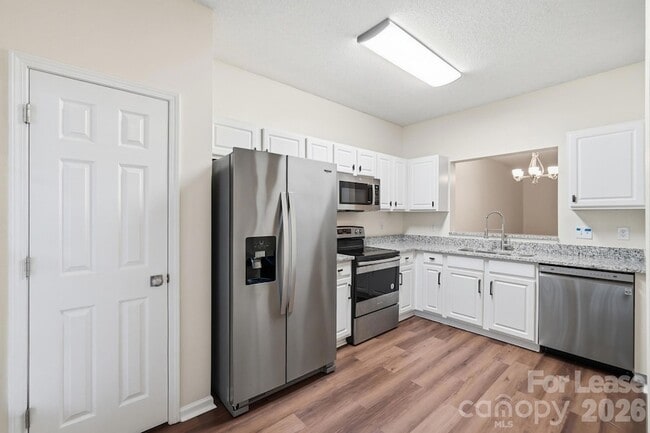 Building Photo - 8031 Stoneham Ct
