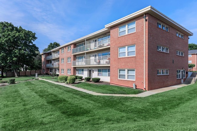 Westbrooke Apartments - Westminster, MD | Apartment Finder