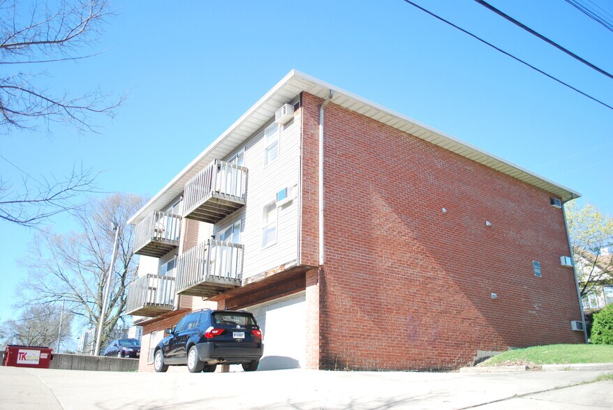Building Photo - 176 Littleton St