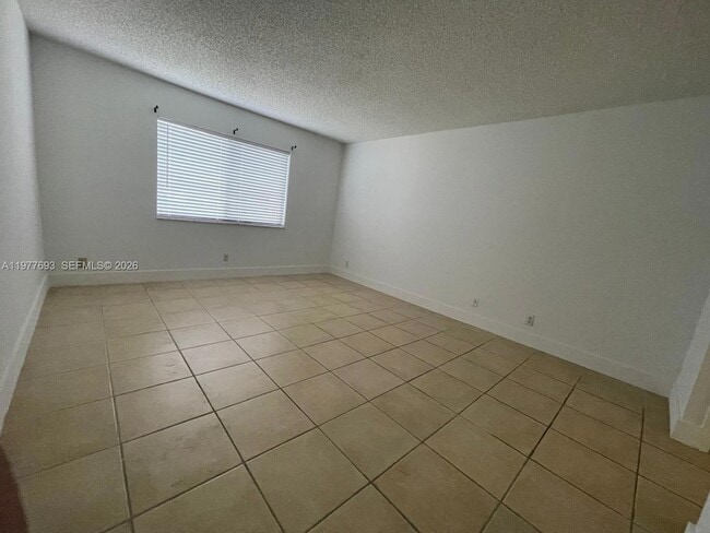 Building Photo - 16481 Blatt Blvd