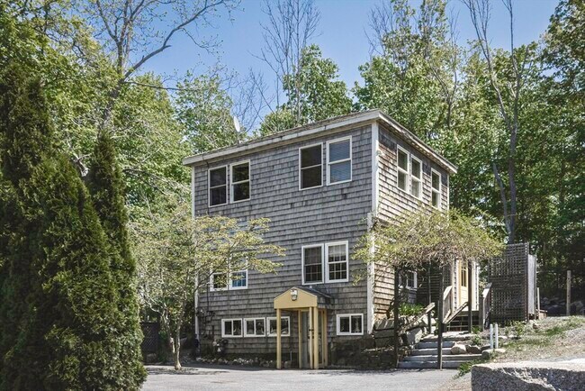 Primary Photo - 127R Leonard St