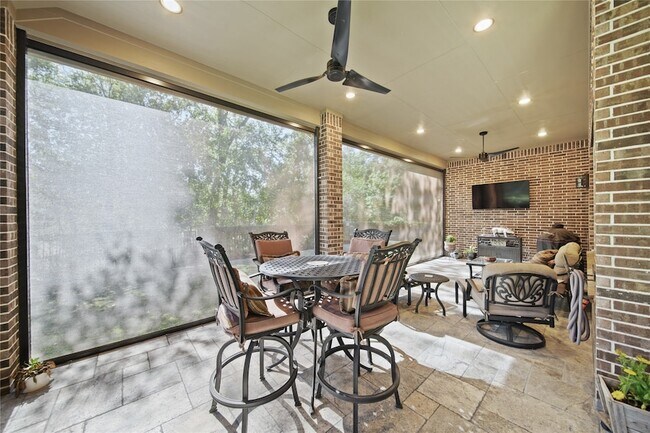 Building Photo - 9510 Spring Rose Dr