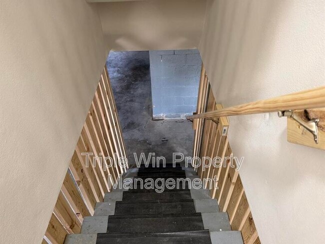 Building Photo - 7560 Alicia Ave