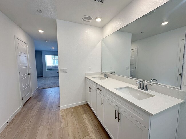 Building Photo - 1 WEEK FREE RENT! BRAND NEW BUILD! 2 BEDROOM TOWNHOME!