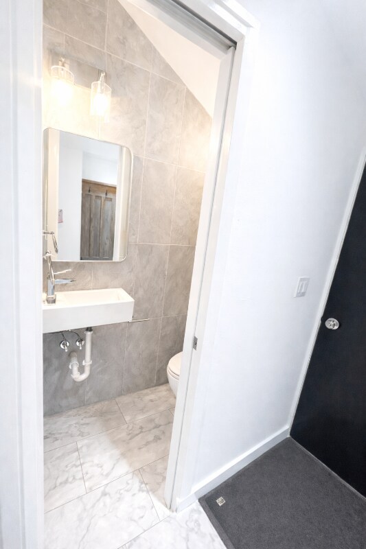 Building Photo - 507 Quebec St