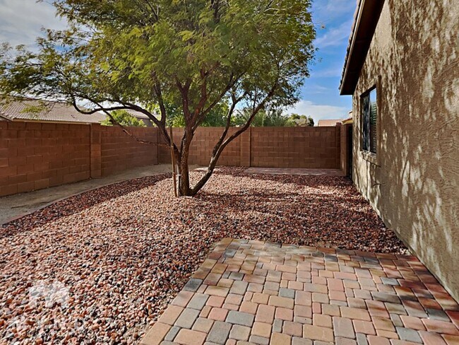 Building Photo - 10413 W Miami St