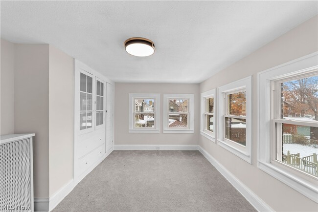 Building Photo - 867 East Blvd