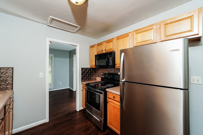 Building Photo - 245 Woodhaven Blvd