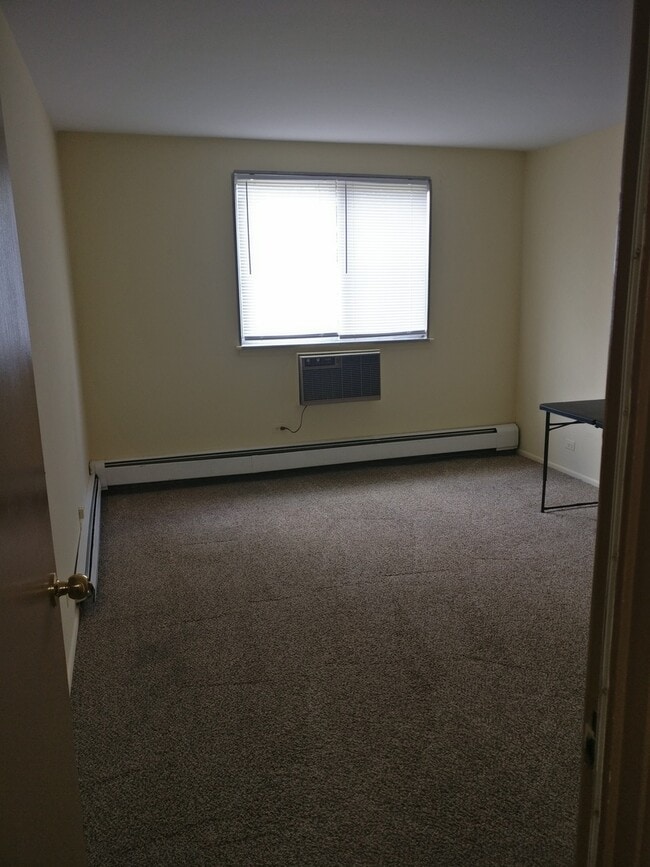 Building Photo - 1880 Bonnie Ln