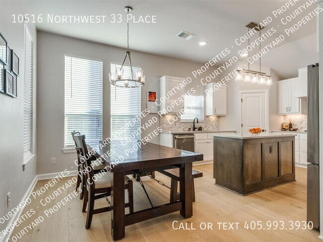 Building Photo - 10516 NW 33rd Pl