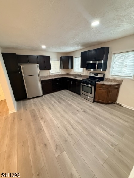 Building Photo - 1004 Sheridan Ave