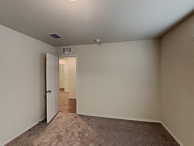 Building Photo - 4517 Greenham Ln.