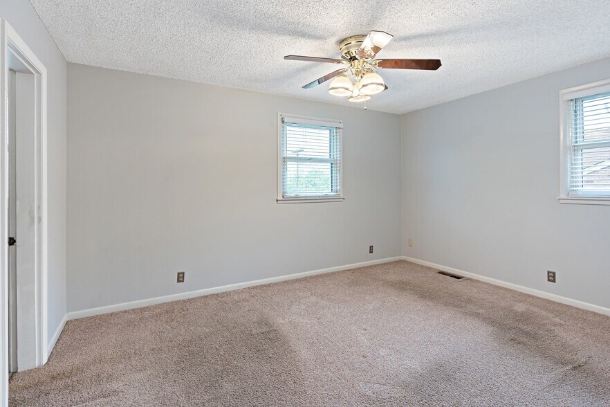 Bedroom 2 - 3841 Dubois Dr