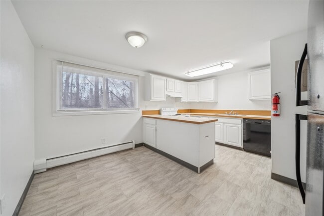 Building Photo - 12332 End St