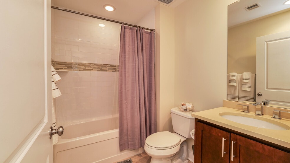 Building Photo - 210 N Madison Ave