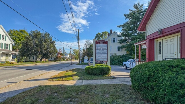 Building Photo - 24 Pleasant St
