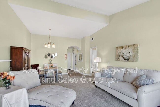 Building Photo - 30902 Club House Dr