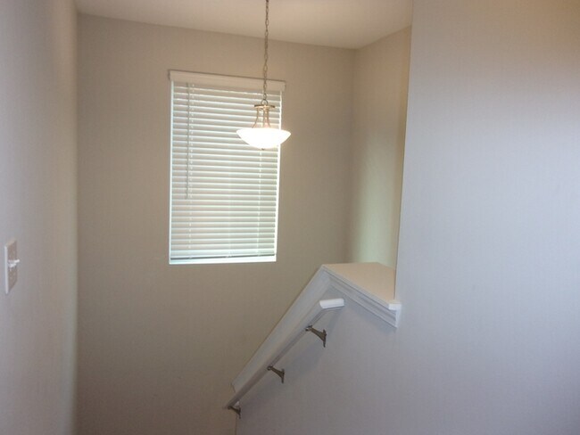 Building Photo - 2826 Capitol Dr